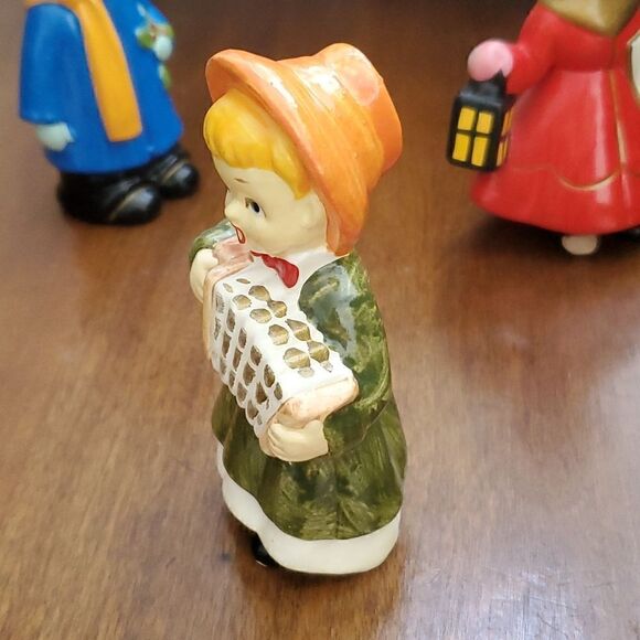 Set of 3 Ceramic Christimas Carolers - Picture 7 of 12